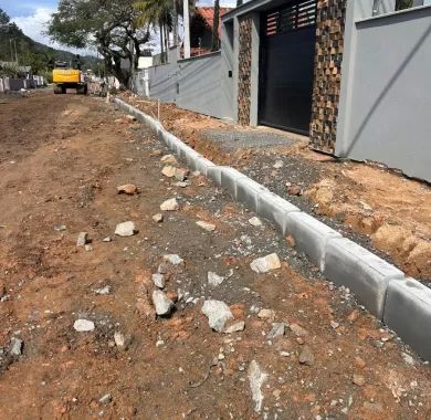  Obra de pavimentação asfáltica e sinalização viária da Rua Jerri J. M. Martini (Rua 5010) no bairro Nossa Senhora da Paz - Balneário Piçarras