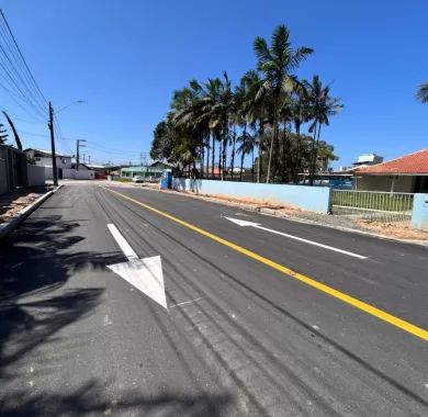  Obra de pavimentação asfáltica e sinalização viária da Rua Jerri J. M. Martini (Rua 5010) no bairro Nossa Senhora da Paz - Balneário Piçarras