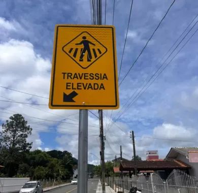  Obra de pavimentação asfáltica e sinalização viária da Rua Jerri J. M. Martini (Rua 5010) no bairro Nossa Senhora da Paz - Balneário Piçarras