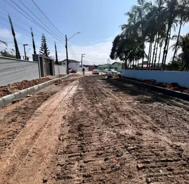  Obra de pavimentação asfáltica e sinalização viária da Rua Jerri J. M. Martini (Rua 5010) no bairro Nossa Senhora da Paz - Balneário Piçarras