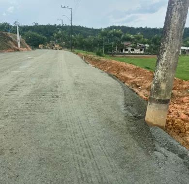  Obras de pavimentação de estradas vicinais no entroncamento São Brás - Balneário Piçarras
