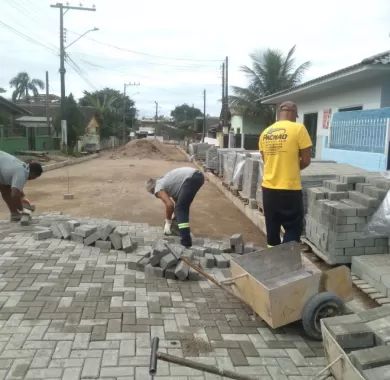  Pavimentação em paver, drenagem pluvial e sinalização viária nas Ruas do bairro Nossa Senhora da Conceição - Balneário Piçarras/SC
