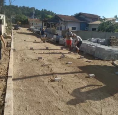  Pavimentação em paver, drenagem pluvial e sinalização viária nas Ruas do bairro Nossa Senhora da Conceição - Balneário Piçarras/SC