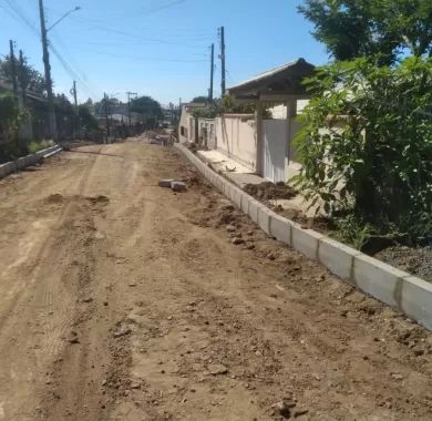  Pavimentação em paver, drenagem pluvial e sinalização viária nas Ruas do bairro Nossa Senhora da Conceição - Balneário Piçarras/SC