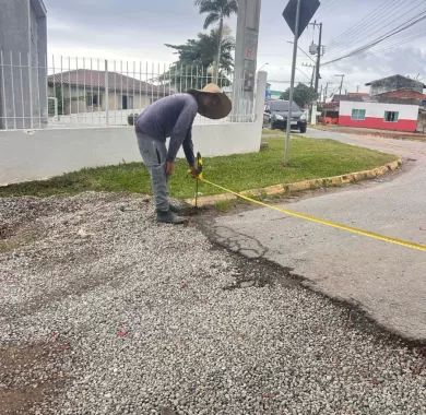 Pavimentação em paver e sinalização viária das Ruas 6030, Demétrio, 6032 e Palmital, localizadas no bairro Nossa Senhora da Conceição, Balneário Piçarras/SC
