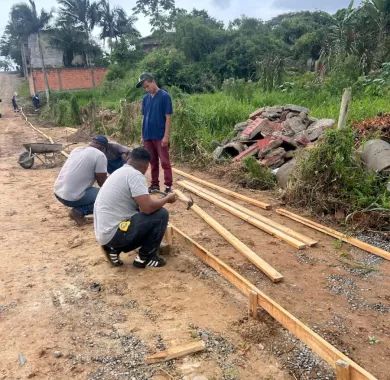 Pavimentação em paver e sinalização viária das Ruas 6030, Demétrio, 6032 e Palmital, localizadas no bairro Nossa Senhora da Conceição, Balneário Piçarras/SC