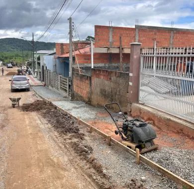 Pavimentação em paver e sinalização viária das Ruas 6030, Demétrio, 6032 e Palmital, localizadas no bairro Nossa Senhora da Conceição, Balneário Piçarras/SC