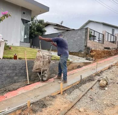 Pavimentação em paver e sinalização viária das Ruas 6030, Demétrio, 6032 e Palmital, localizadas no bairro Nossa Senhora da Conceição, Balneário Piçarras/SC