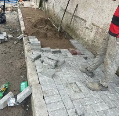 Obra de pavimentação asfáltica, drenagem pluvial, ciclofaixa, calçadas e sinalização viária na Avenida Emanuel Pinto - Balneário Piçarras/SC