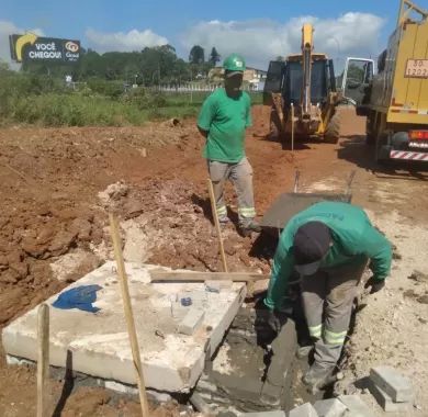 Obra de pavimentação asfáltica, drenagem pluvial e sinalização viária da Rua Pedro Elói Corrêa (Rua 5310) no Bairro Santo Antônio - Balneário Piçarras