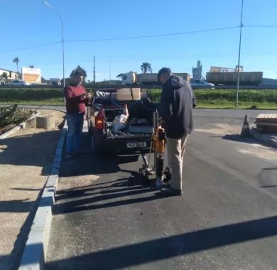 Obra de pavimentação asfáltica, drenagem pluvial e sinalização viária da Rua Pedro Elói Corrêa (Rua 5310) no Bairro Santo Antônio - Balneário Piçarras