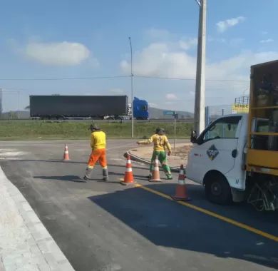 Obra de pavimentação asfáltica, drenagem pluvial e sinalização viária da Rua Pedro Elói Corrêa (Rua 5310) no Bairro Santo Antônio - Balneário Piçarras