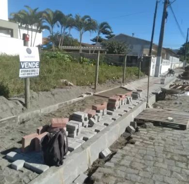 Obra de pavimentação asfáltica, drenagem pluvial e sinalização viária das Ruas Vereador João Figueiredo, Victor Molin e Presidente Geisel - Balneário Piçarras