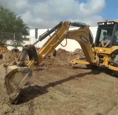 Obra de pavimentação asfáltica, drenagem pluvial e sinalização viária das Ruas Vereador João Figueiredo, Victor Molin e Presidente Geisel - Balneário Piçarras