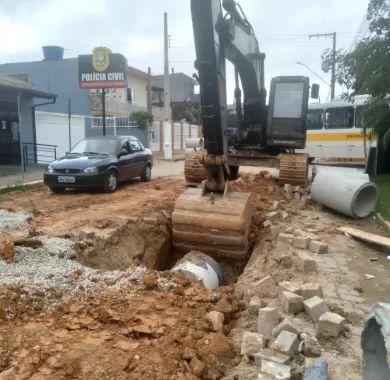 Obra de pavimentação asfáltica, drenagem pluvial e sinalização viária das Ruas Vereador João Figueiredo, Victor Molin e Presidente Geisel - Balneário Piçarras