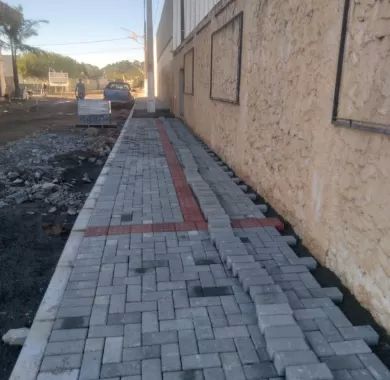 Obra de pavimentação asfáltica, drenagem pluvial e sinalização viária das Ruas Vereador João Figueiredo, Victor Molin e Presidente Geisel - Balneário Piçarras
