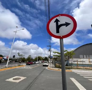 Obra de pavimentação asfáltica e sinalização viária da Rua Joaçaba e Avenida Beira Rio - Balneário Piçarras
