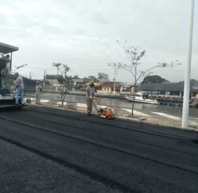 Obra de pavimentação asfáltica e sinalização viária da Rua Joaçaba e Avenida Beira Rio - Balneário Piçarras