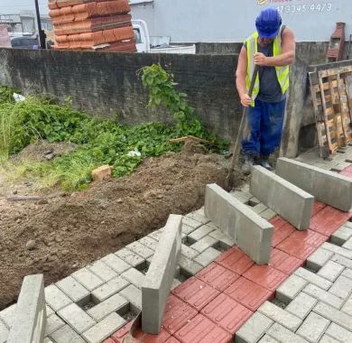 Obra de restauração, reforma e adaptação de rotas acessíveis da Rua Alexandre Guilherme Figueiredo no Bairro Centro - Balneário Piçarras
