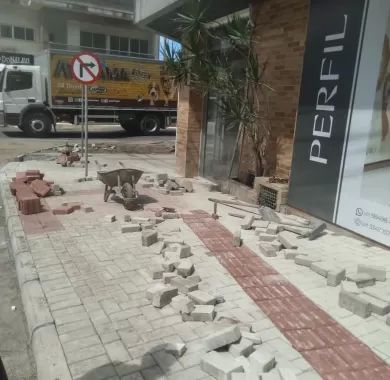 Obra de restauração, reforma e adaptação de rotas acessíveis da Rua Alexandre Guilherme Figueiredo no Bairro Centro - Balneário Piçarras