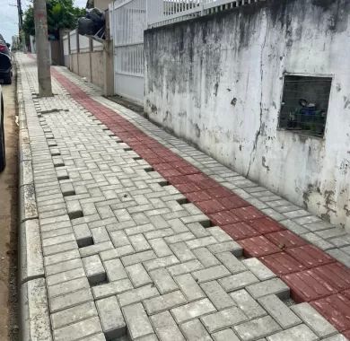 Obra de restauração, reforma e adaptação de rotas acessíveis da Rua Alexandre Guilherme Figueiredo no Bairro Centro - Balneário Piçarras