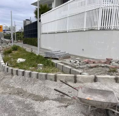 Obra de urbanização da Av. José Temístocles de Macedo (Orla Norte) de Balneário Piçarras/SC