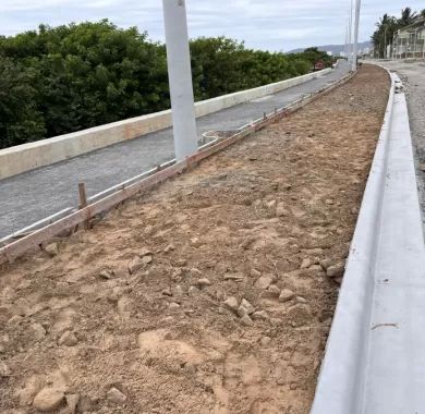Obra de urbanização da Av. José Temístocles de Macedo (Orla Norte) de Balneário Piçarras/SC