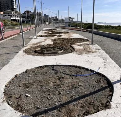 Obra de urbanização da Av. José Temístocles de Macedo (Orla Norte) de Balneário Piçarras/SC