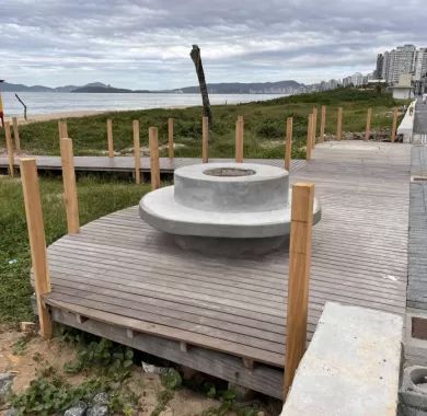 Obra de urbanização da Av. José Temístocles de Macedo (Orla Norte) de Balneário Piçarras/SC