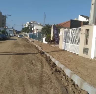 Obra pavimentação asfáltica, drenagem pluvial e sinalização viária da Rua Eulálio da Trindade (Rua 1680) - Balneário Piçarras