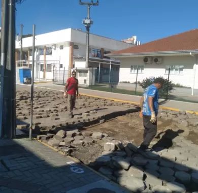 Obra pavimentação asfáltica, drenagem pluvial e sinalização viária da Rua Eulálio da Trindade (Rua 1680) - Balneário Piçarras