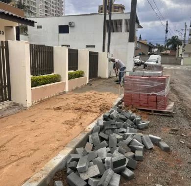 Obra pavimentação asfáltica, drenagem pluvial e sinalização viária da Rua Eulálio da Trindade (Rua 1680) - Balneário Piçarras