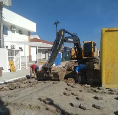 Obra pavimentação asfáltica, drenagem pluvial e sinalização viária da Rua Eulálio da Trindade (Rua 1680) - Balneário Piçarras