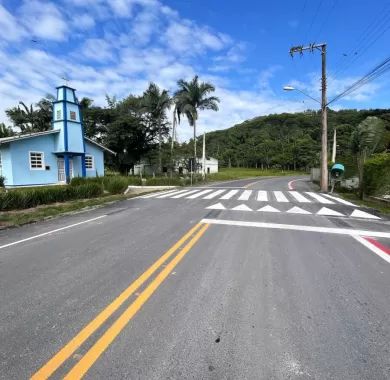 Obra de pavimentação asfáltica, drenagem pluvial e sinalização viária da Estrada Geral da Lagoa - Trecho 03