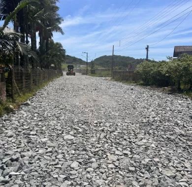 Obra de pavimentação asfáltica, drenagem pluvial e sinalização viária da Estrada Geral da Lagoa - Trecho 03
