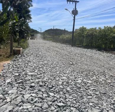 Obra de pavimentação asfáltica, drenagem pluvial e sinalização viária da Estrada Geral da Lagoa - Trecho 03
