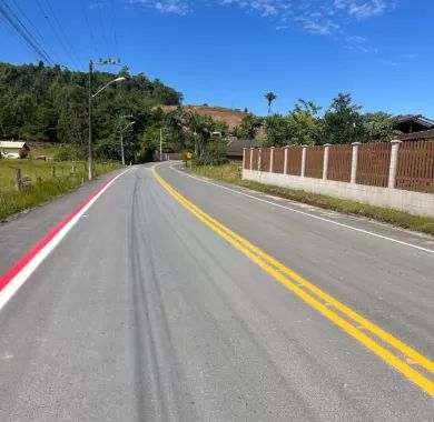 Obra de pavimentação asfáltica, drenagem pluvial e sinalização viária da Estrada Geral da Lagoa - Trecho 03