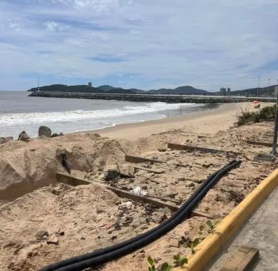Recuperação do deck da praia - Balneário Piçarras/SC