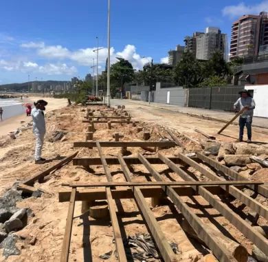 Recuperação do deck da praia - Balneário Piçarras/SC
