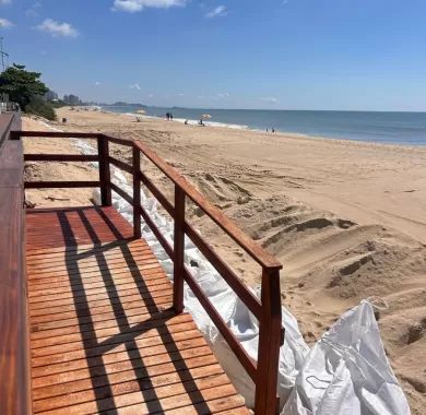 Recuperação do deck da praia - Balneário Piçarras/SC