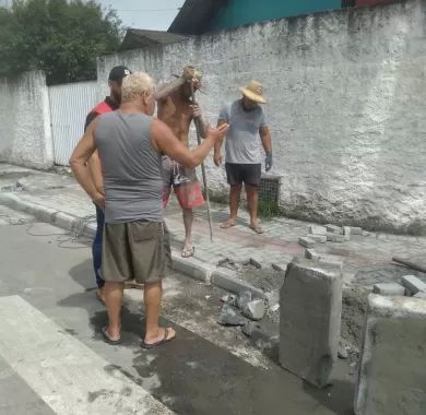 Pavimentação da Rua 5000 - Trecho entre as Ruas Maria Pinto e Manoel Ferreira - Bairro Nossa Senhora da Paz - Balneário Piçarras