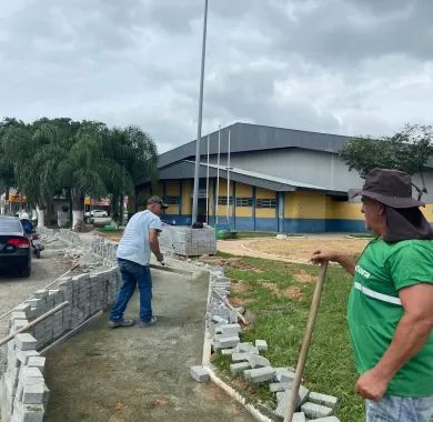 Pavimentação da Rua 5000 - Trecho entre as Ruas Maria Pinto e Manoel Ferreira - Bairro Nossa Senhora da Paz - Balneário Piçarras