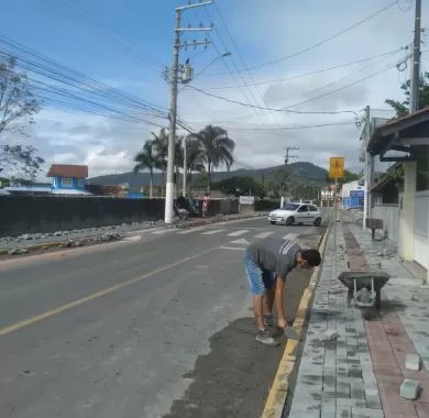 Pavimentação da Rua 5000 - Trecho entre as Ruas Maria Pinto e Manoel Ferreira - Bairro Nossa Senhora da Paz - Balneário Piçarras