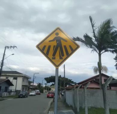 Pavimentação da Rua 5000 - Trecho entre as Ruas Maria Pinto e Manoel Ferreira - Bairro Nossa Senhora da Paz - Balneário Piçarras