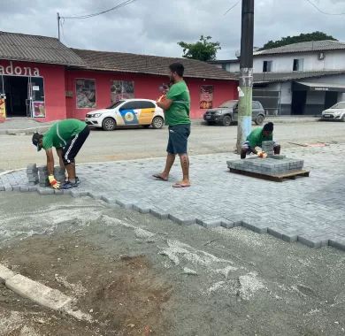 Pavimentação da Rua 5000 - Trecho entre as Ruas Maria Pinto e Manoel Ferreira - Bairro Nossa Senhora da Paz - Balneário Piçarras
