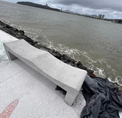 Urbanização e iluminação pública dos molhes Norte, Balneário Piçarras - SC