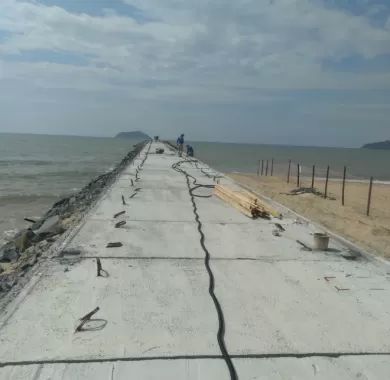 Urbanização e iluminação pública dos molhes Norte, Balneário Piçarras - SC